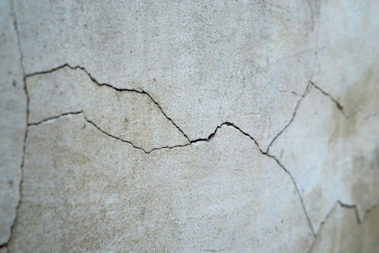 fissures fondations maison entrepreneur